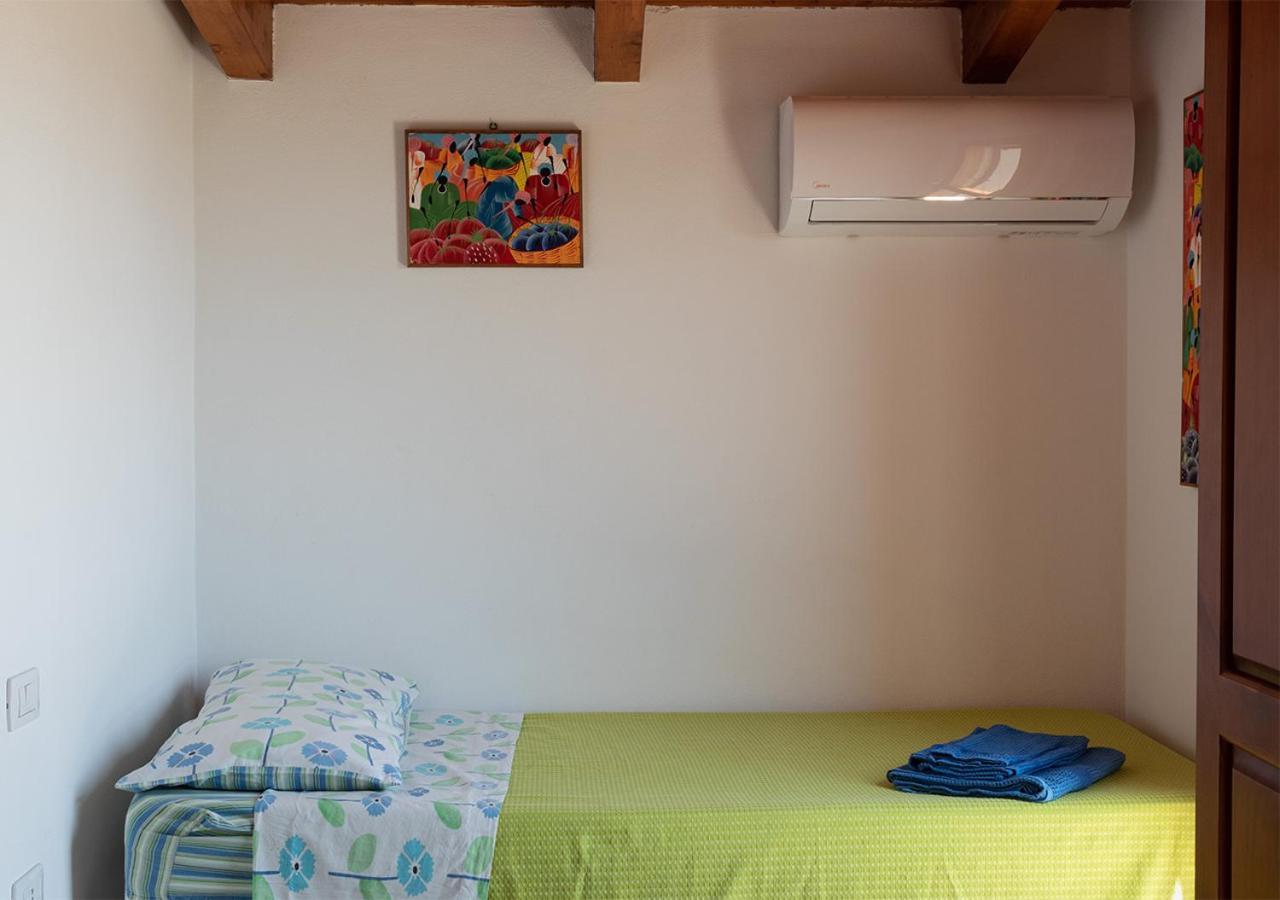 Sa Guardia De Ferricci Bed & Breakfast Solanas  Exterior photo