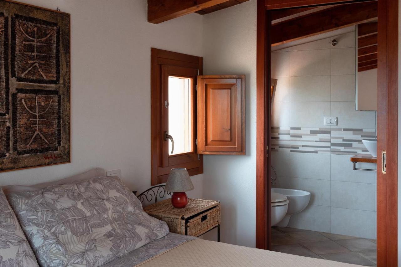 Sa Guardia De Ferricci Bed & Breakfast Solanas  Exterior photo